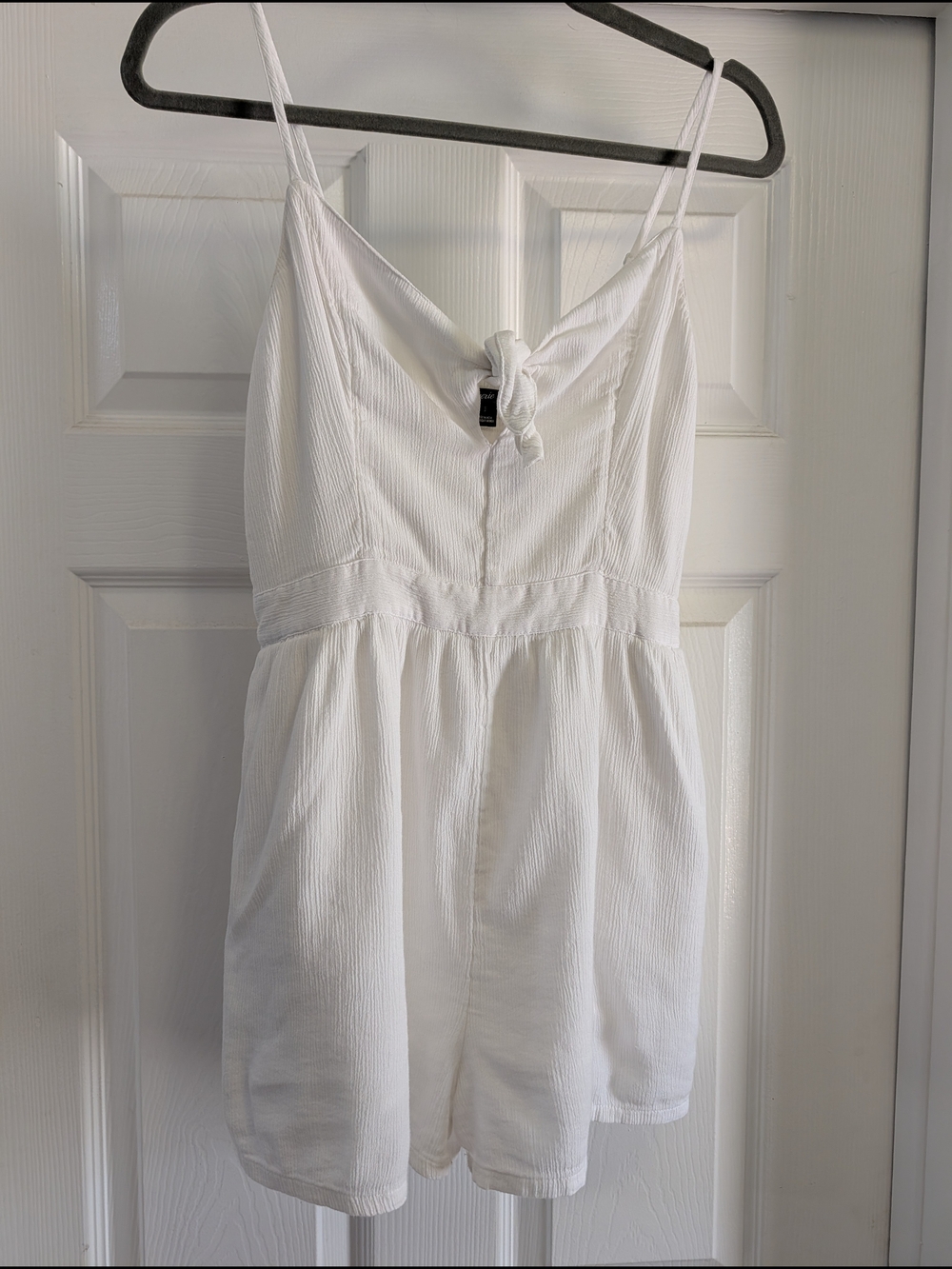 Aerie Summer White Textured Tie-Front Romper Size Small Good Condition